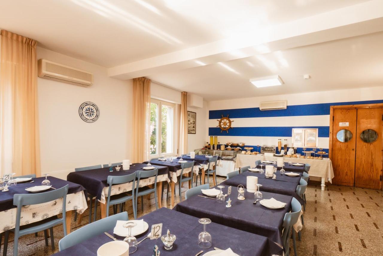 Hotel Villa Del Mare Senigallia Kültér fotó