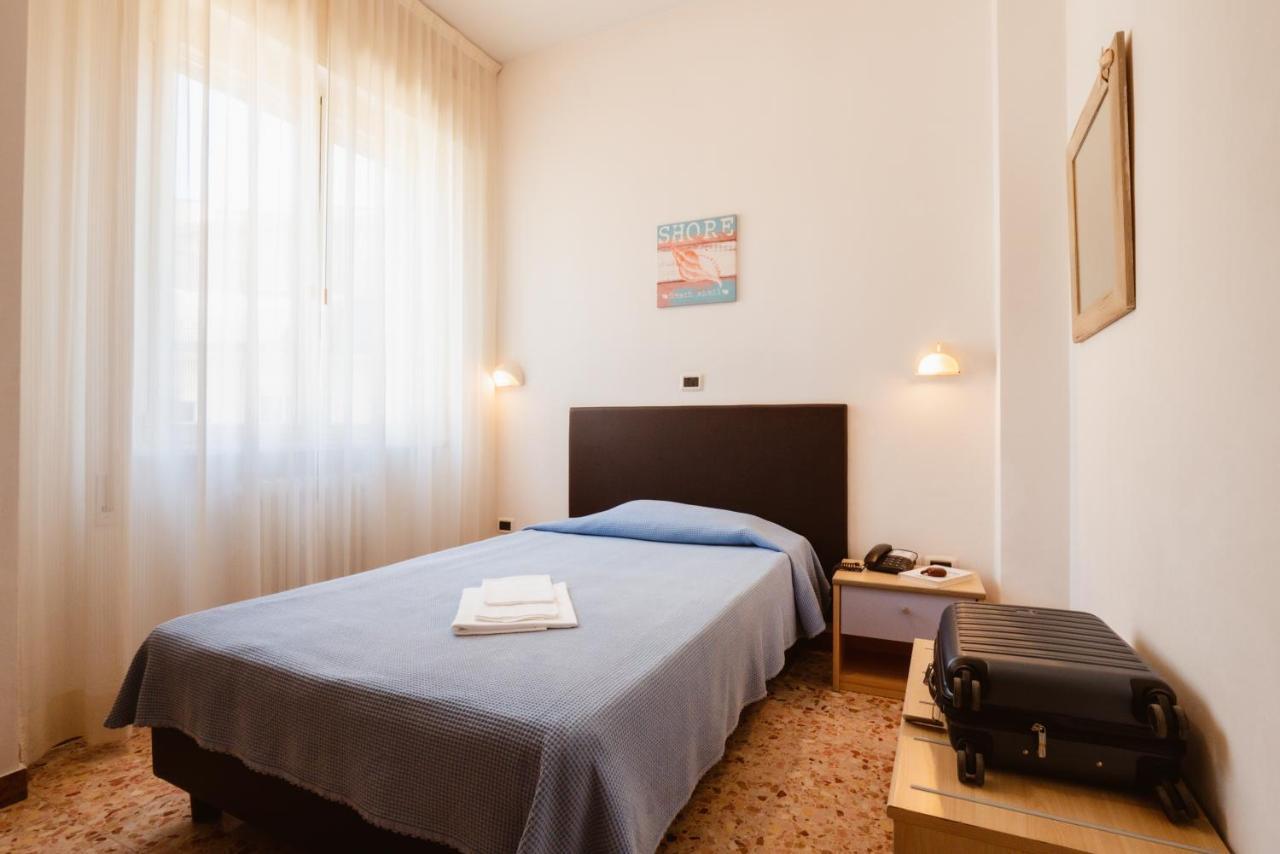 Hotel Villa Del Mare Senigallia Kültér fotó